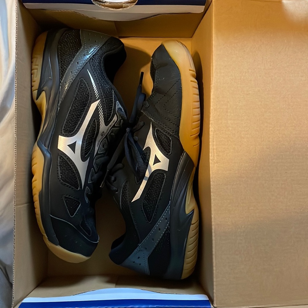 mizuno indoor cyclone speed 2